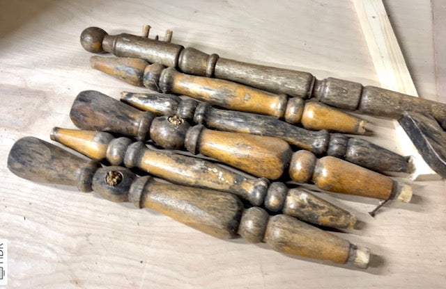 Upcycling Wooden Spindles into Christmas DIY Home Decor to Sell at Vintage Markets 2023
