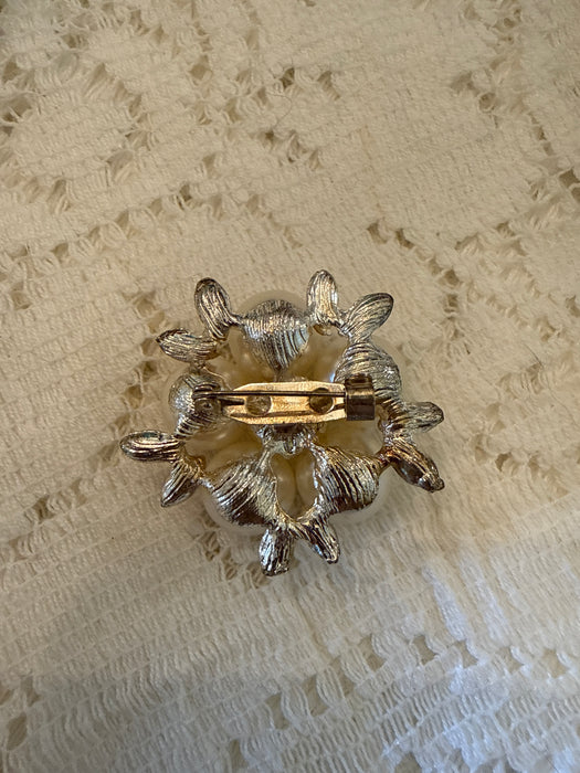 Pearl & Rhinestone brooch