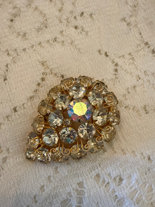 Teardrop pin brooch